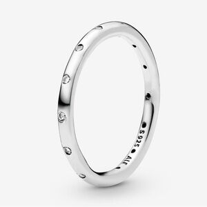 Pandora Simple Sparkling Band Ring